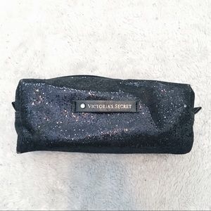 VICTORIA’S SECRET MAKEUP BAG